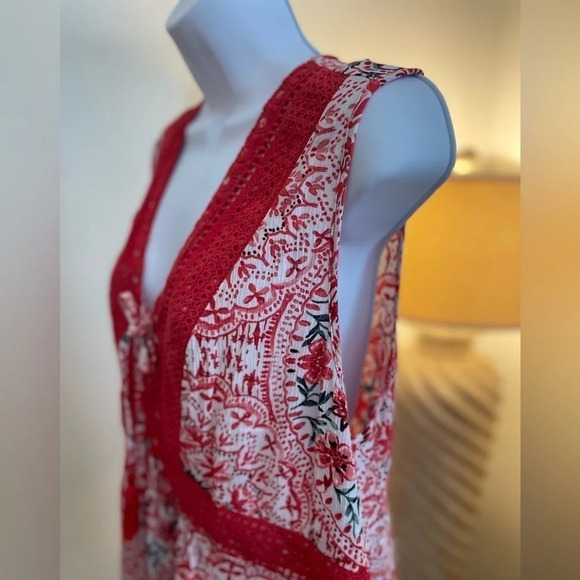 Women’s Torrid Red Blouse - Picture 4 of 4